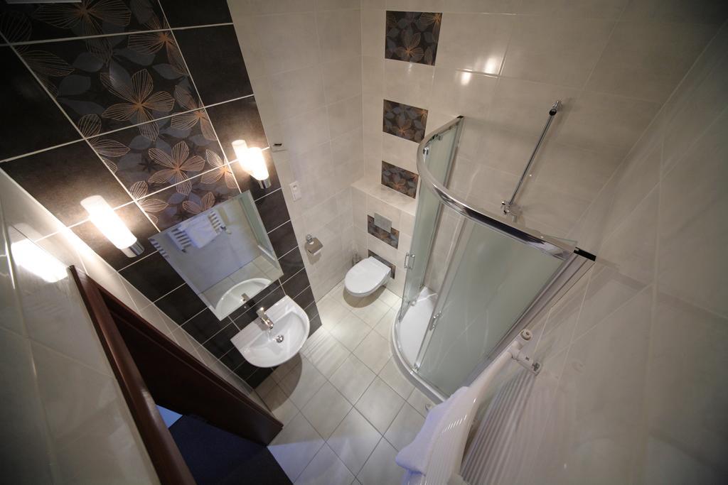 Hotel Stara Fabryka Malogoszcz Room photo